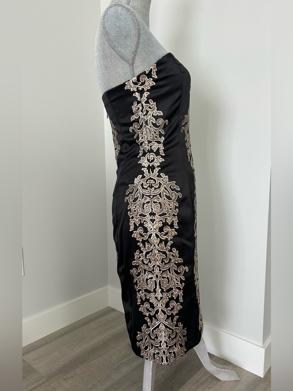 NWT Le Chateau Size S Strapless Cocktail Dress Black Satin Cream Embroidery - Picture 7 of 16